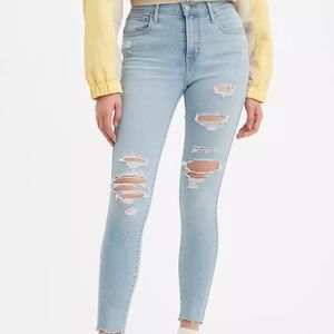 NWT Levi’s 720 High-Rise Super Skinny Jeans